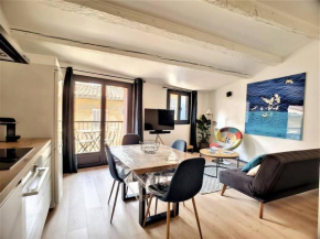 Un balcon, au cœur du village
